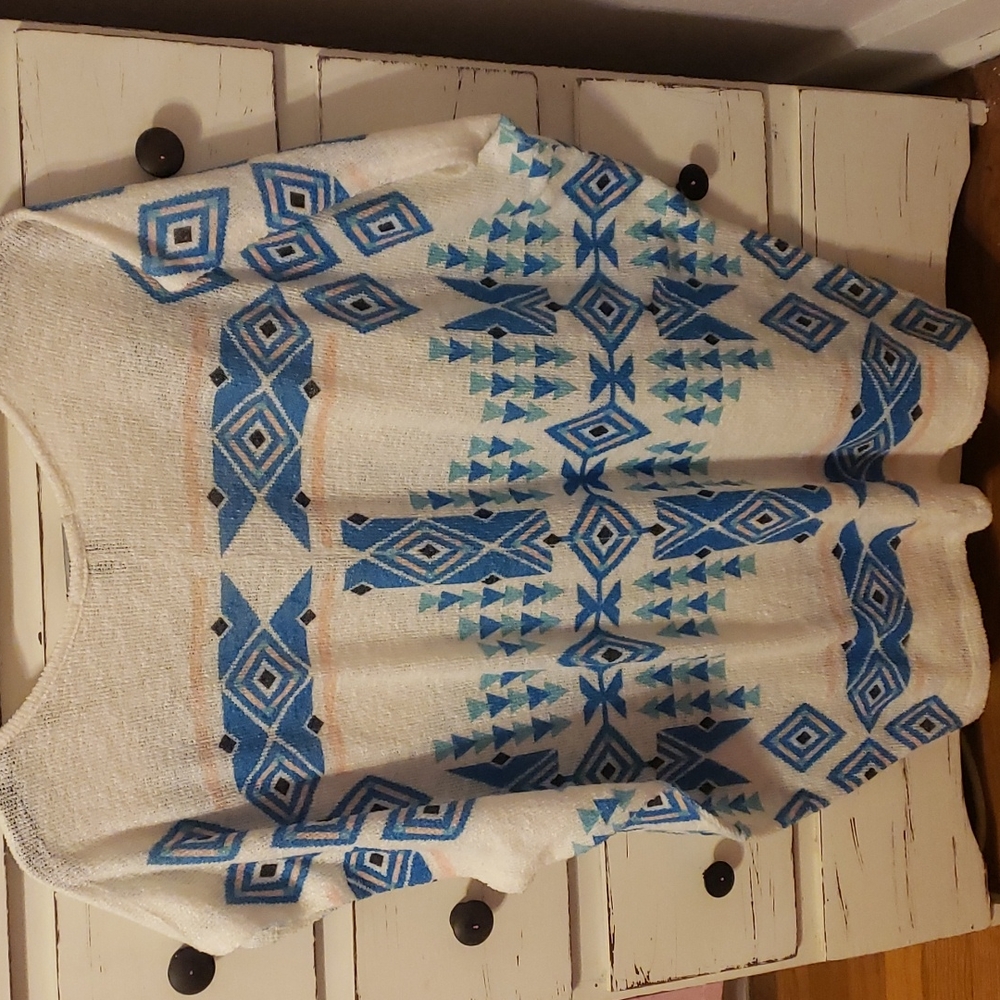 Aztec Top - Picture 6 of 7